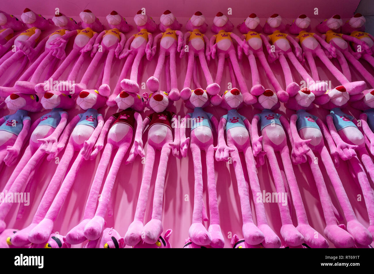 Pink panther stuffed toys hi res stock photography and images Alamy