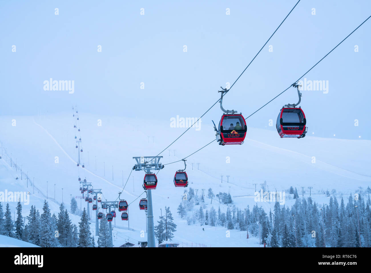 Gondola lift hires stock photography and images Alamy