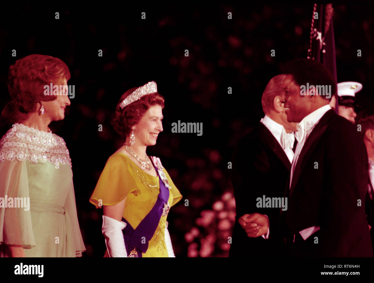 july-7-1976-the-white-house-south-lawn-betty-ford-queen-elizabeth-ii-willie-mays-greeting-handshaking-standing-talking-smiling-white-tie-formal-wear-receiving-line-prior-to-state-dinner-in-honor-of-queen-elizabeth-ii-and-prince-philip-former-major-league-baseball-player-RT6N4H.jpg