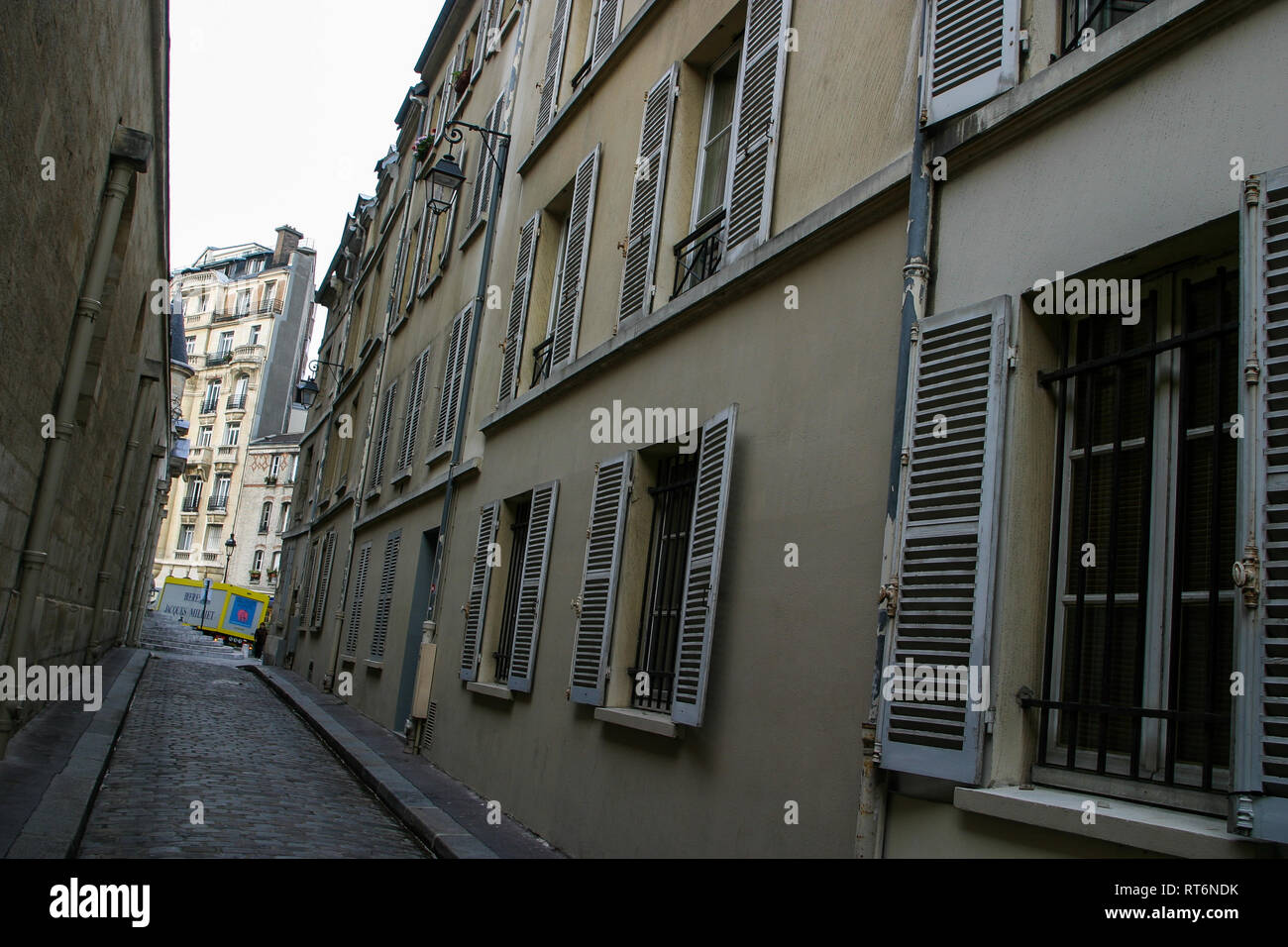 Narrow street, Saint-Michel Saint-Germain district, Paris, France Stock ...
