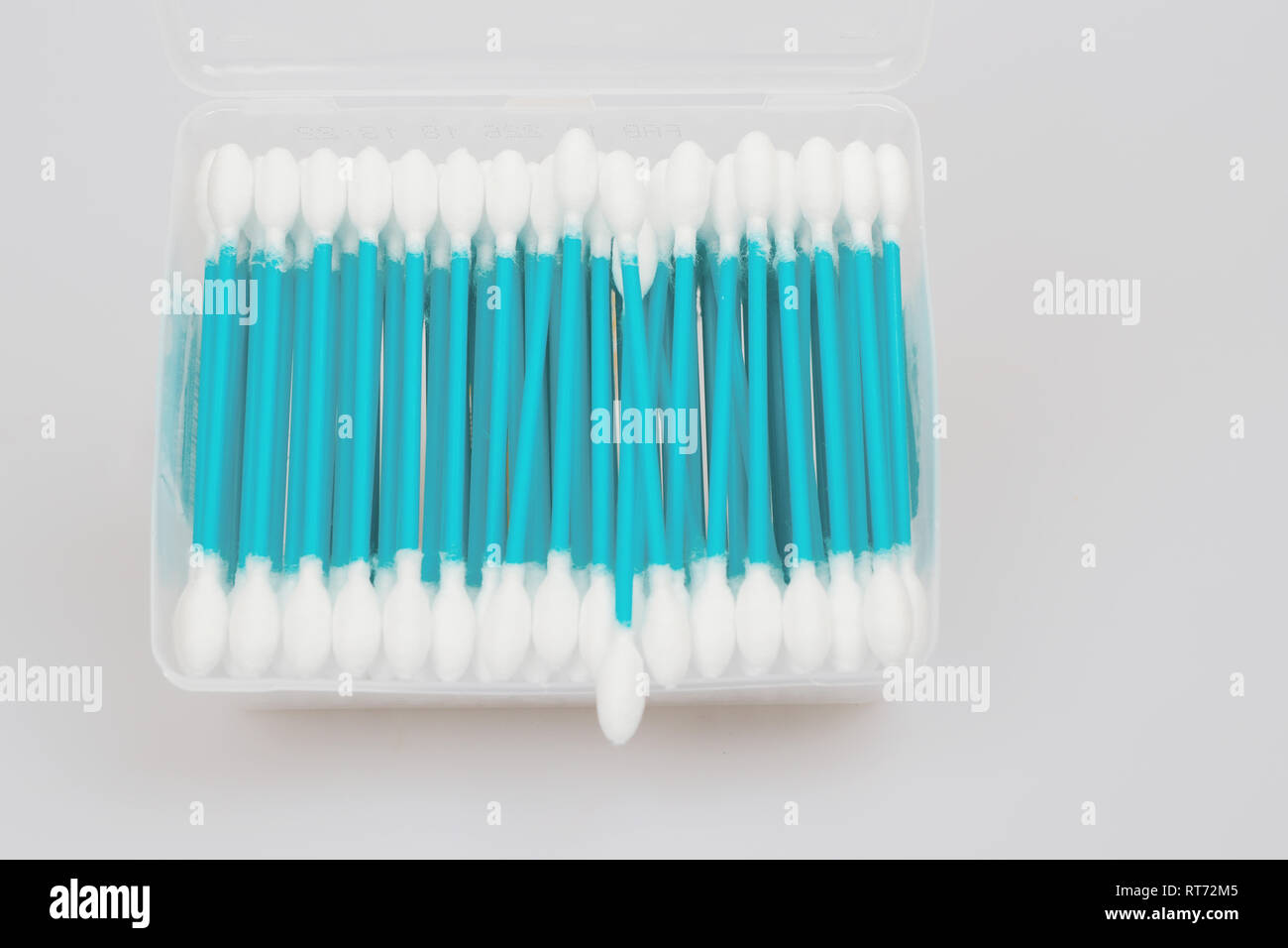 Cotton Wool Swabs High Resolution Stock Photography and Images Alamy
