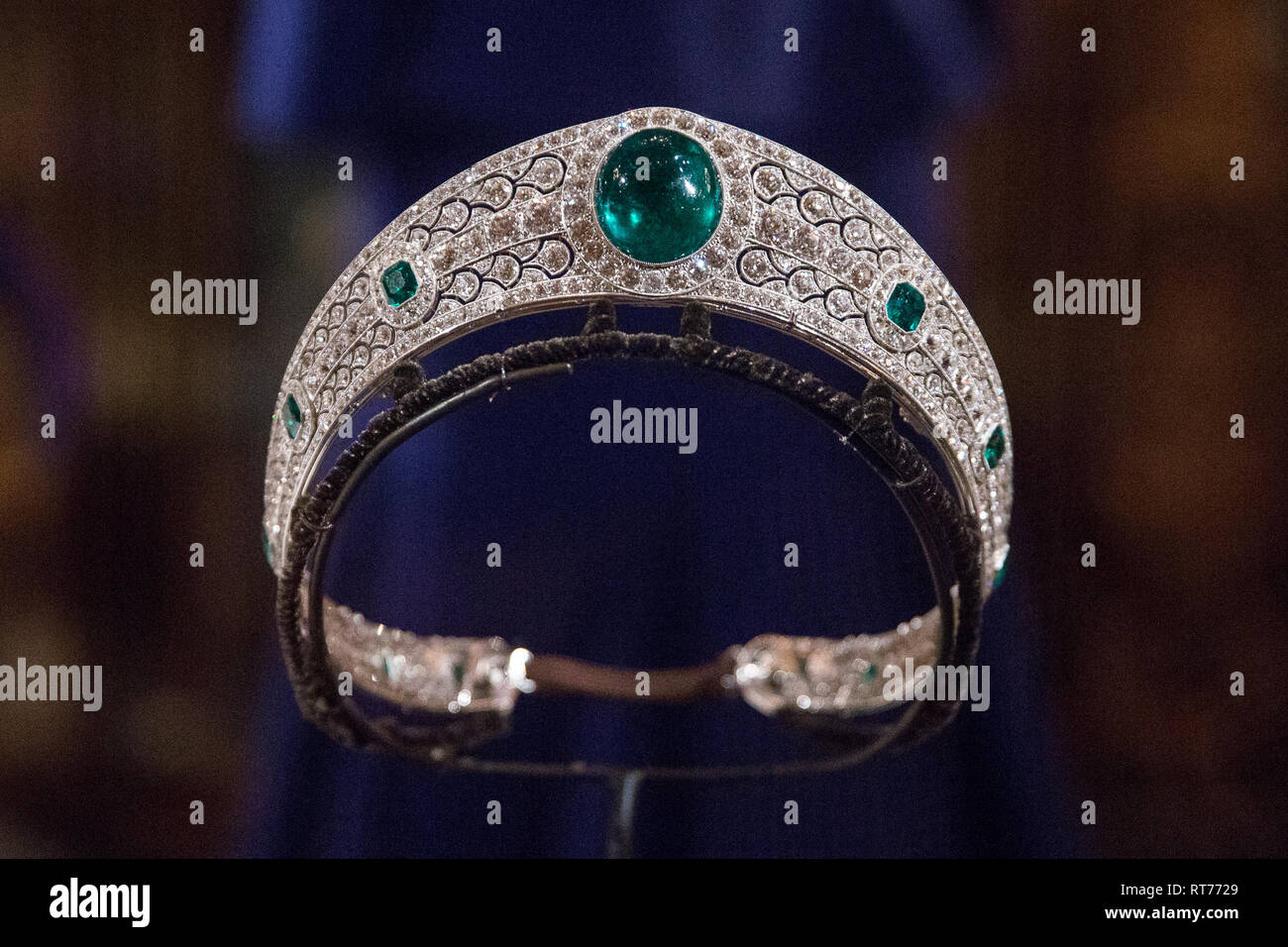 Queen kokoshnik tiara hi-res stock photography and images - Alamy