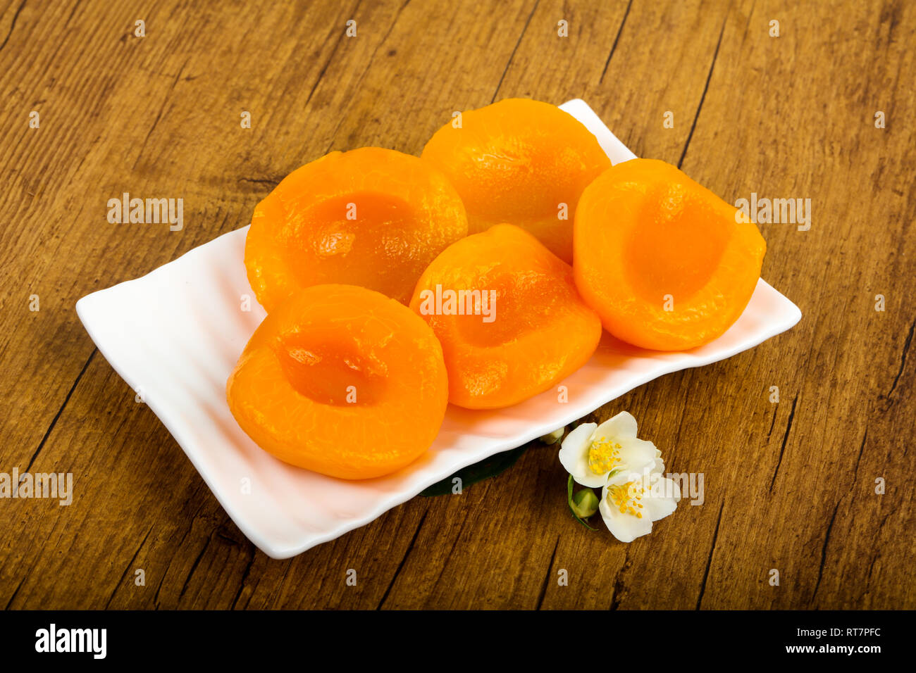 Sweet Canned peaches Stock Photo Alamy