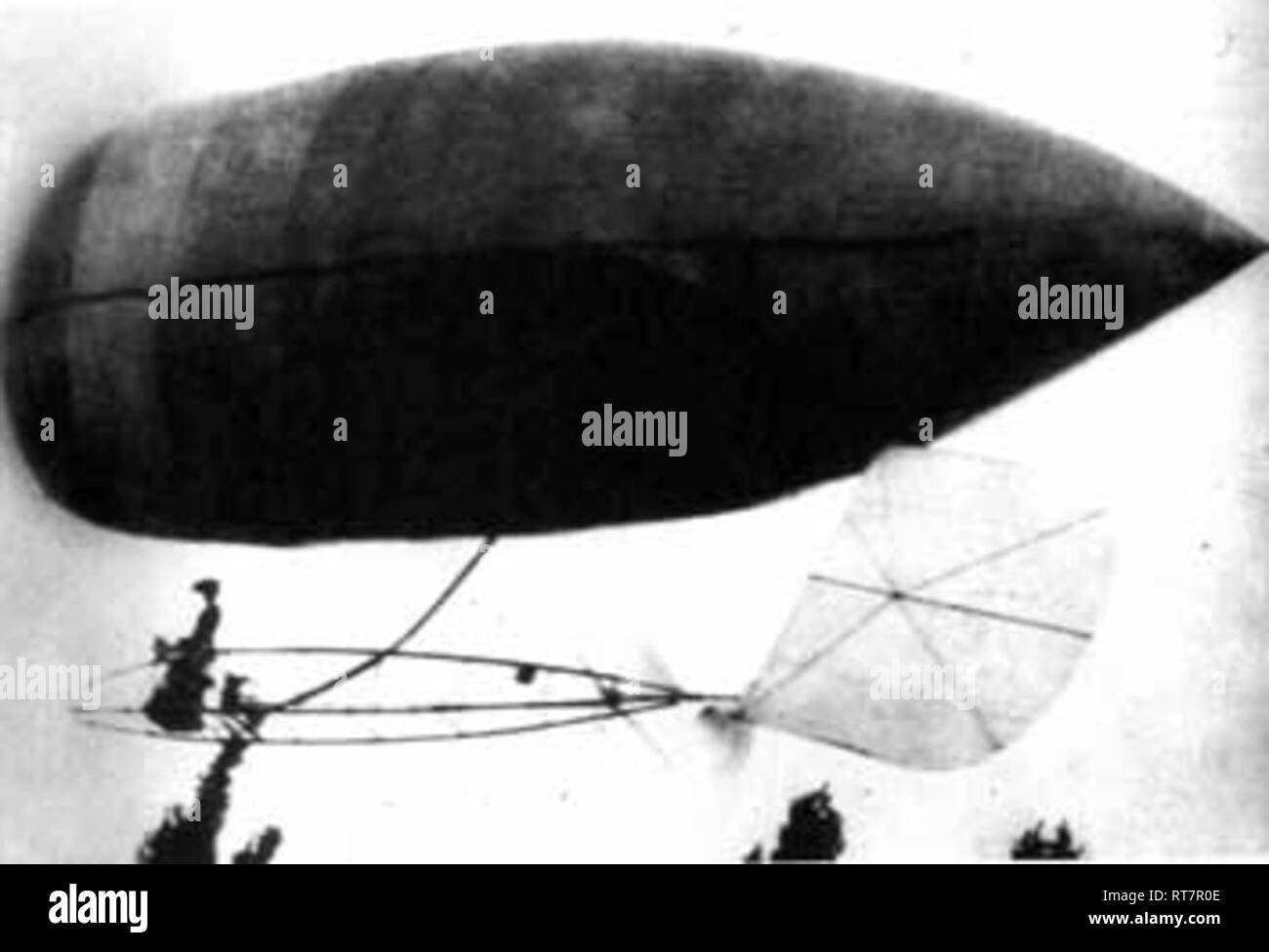 Aida D'Acosta Breckinridge piloted Alberto Santos-Dumont's airship N° 9, La  Baladeuse in 1903 Stock Photo - Alamy