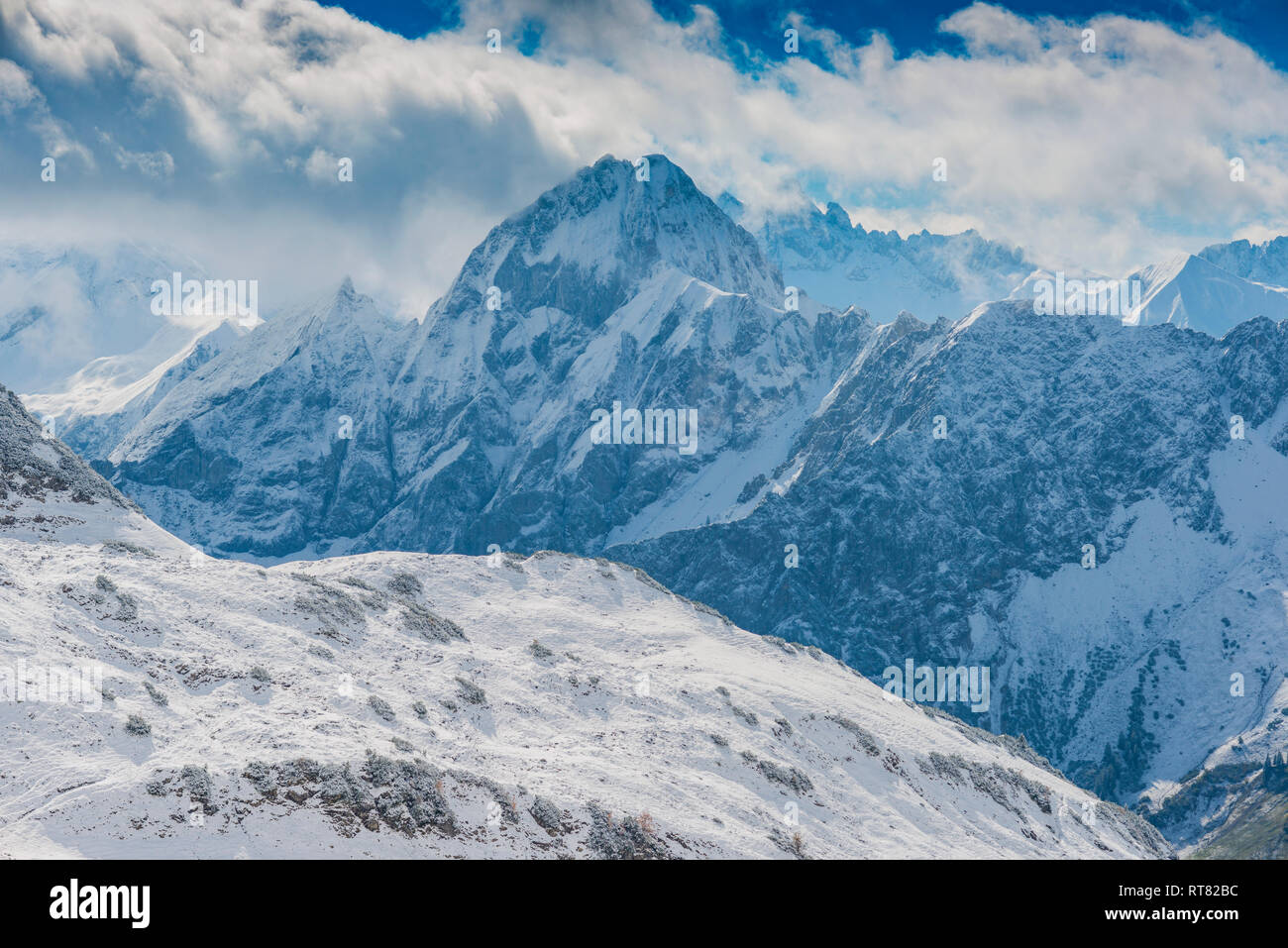 Germany, Bavaria, Allgaeu, Allgaeu Alps, View from Zeigersattel to Hoefats in winter Stock Photo