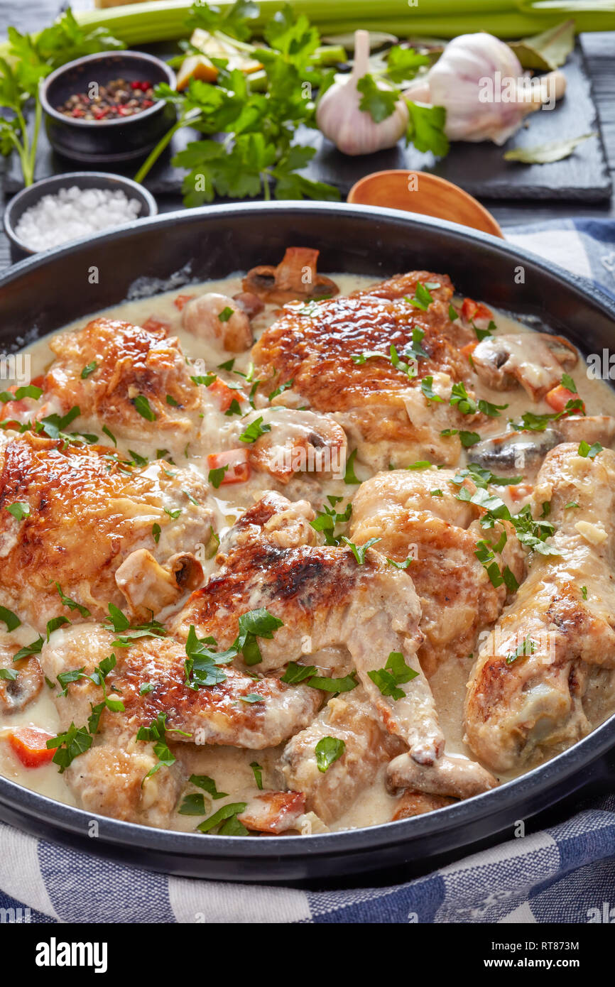 Chicken fricassee hires stock photography and images Alamy