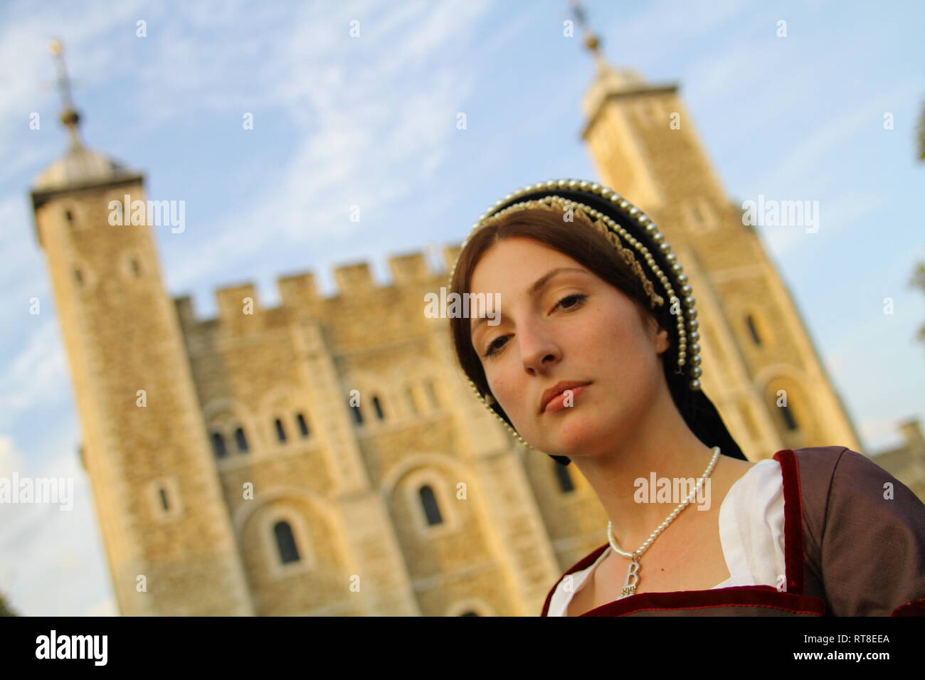Anne boleyn in front of the tower of london hi-res stock photography ...