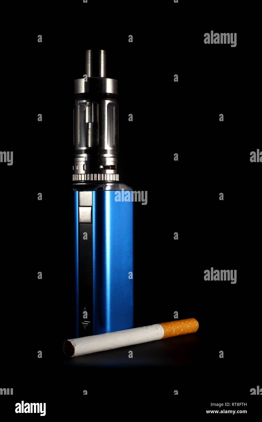 E cigarette vaporizer lifestyle hi-res stock photography and images - Page  8 - Alamy