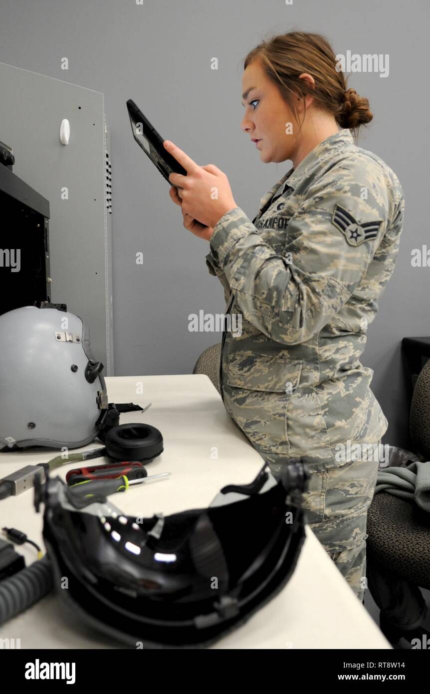 Jhmcs aircrew equipment hi-res stock photography and images - Alamy