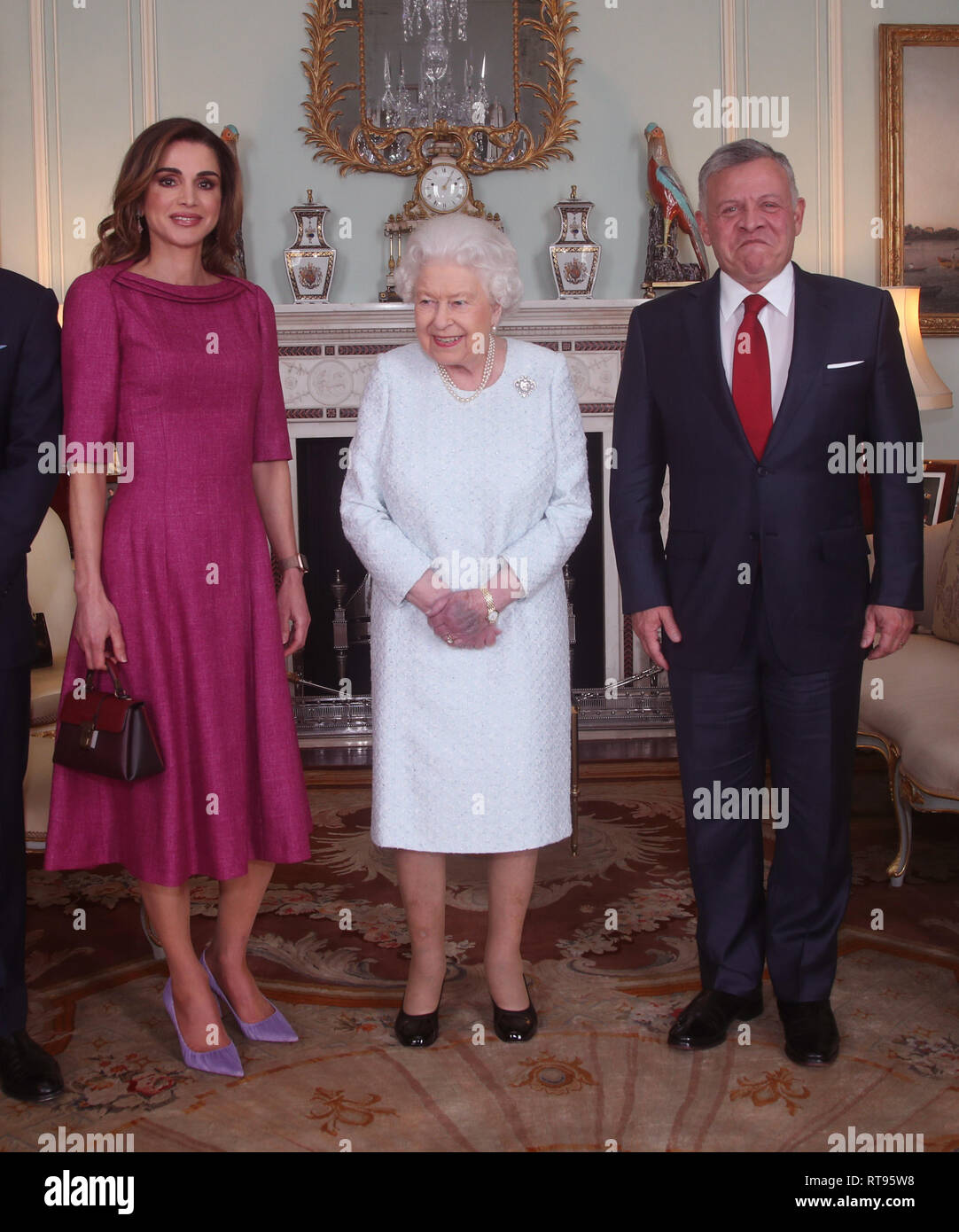 Queen Elizabeth II with Queen Rania of Jordan and King Abdullah II of Jordan,  during a private audience at Buckingham Palace, London Stock Photo - Alamy