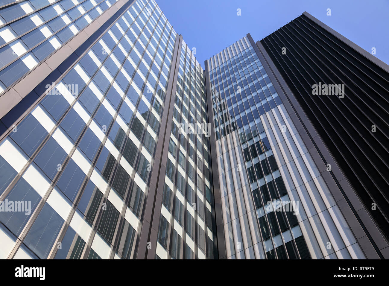 Architectural exteriors glass hi-res stock photography and images - Alamy