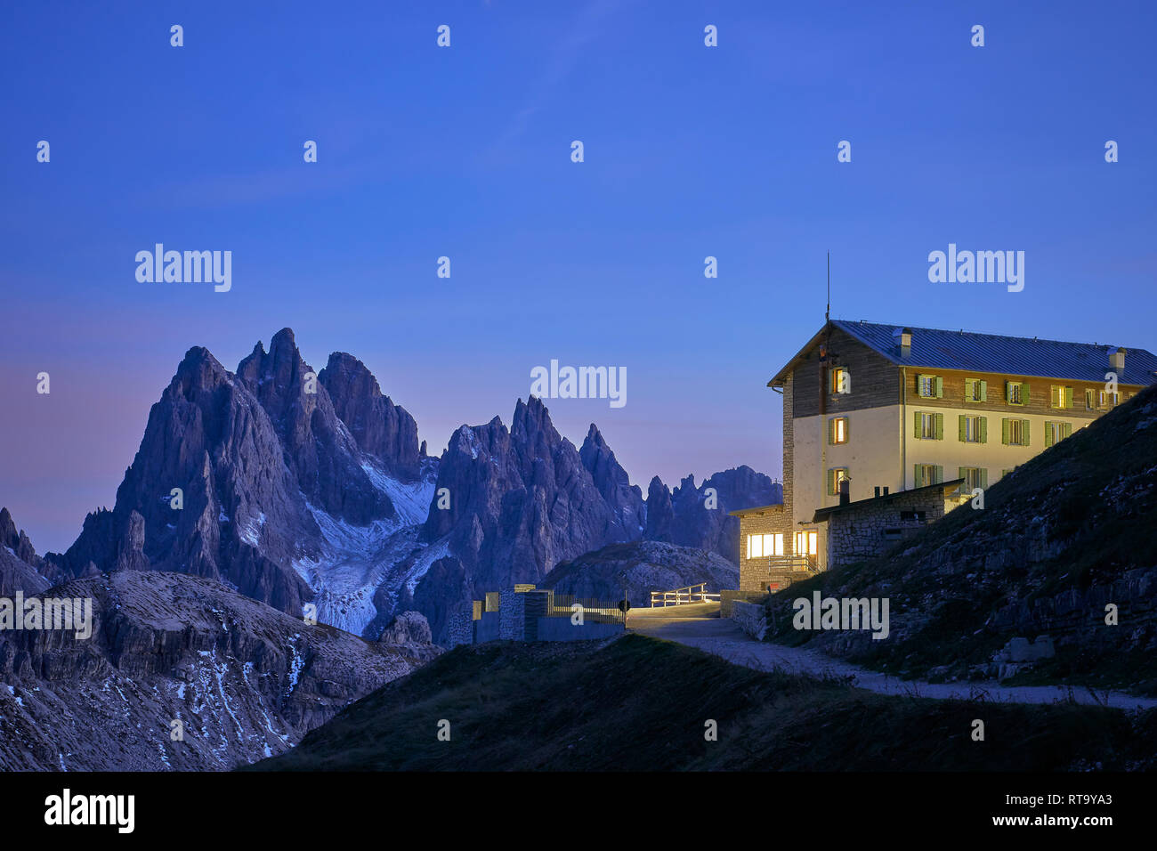 cadini-di-misuina-and-rifugio-auronzo-at-dusk-misurina-dolomites