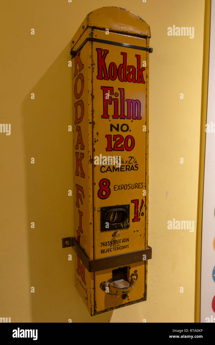 Kodak film no 120 dispenser hires stock photography and images Alamy