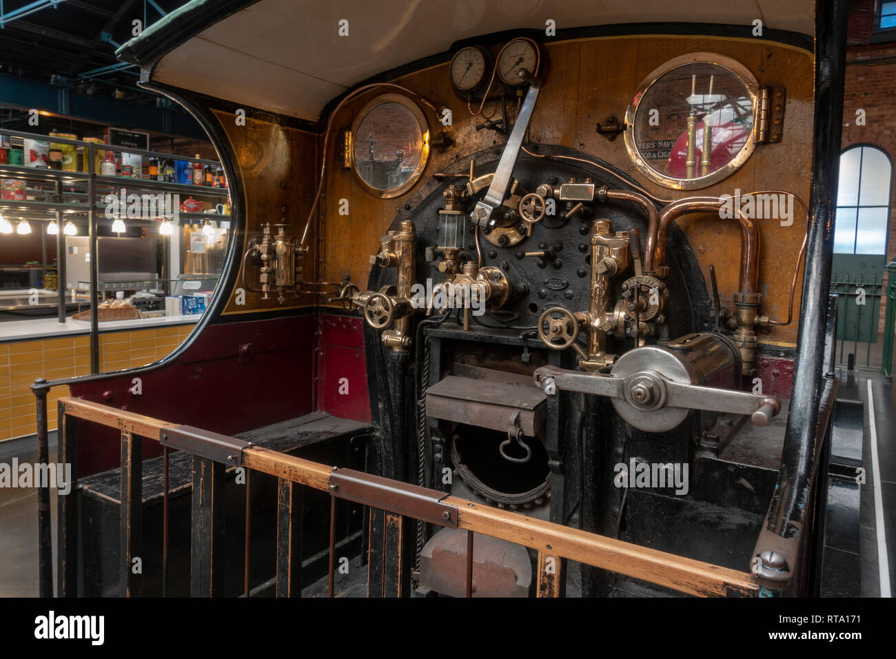Steam cab hires stock photography and images Alamy