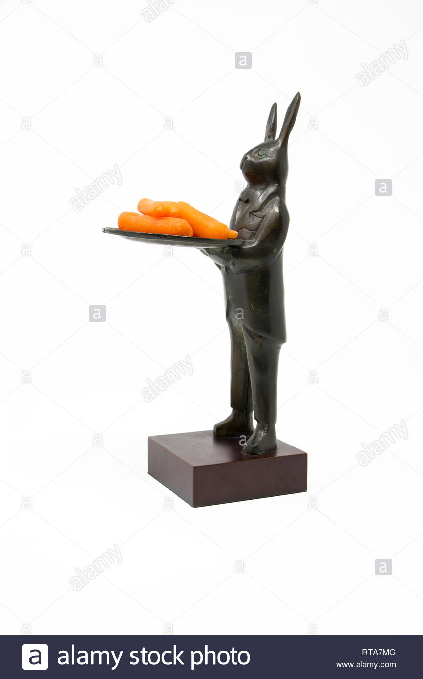 STONE GARDEN COMICAL RABBITS TUGGING CARROT ORNAMENT BUNNY STATUE