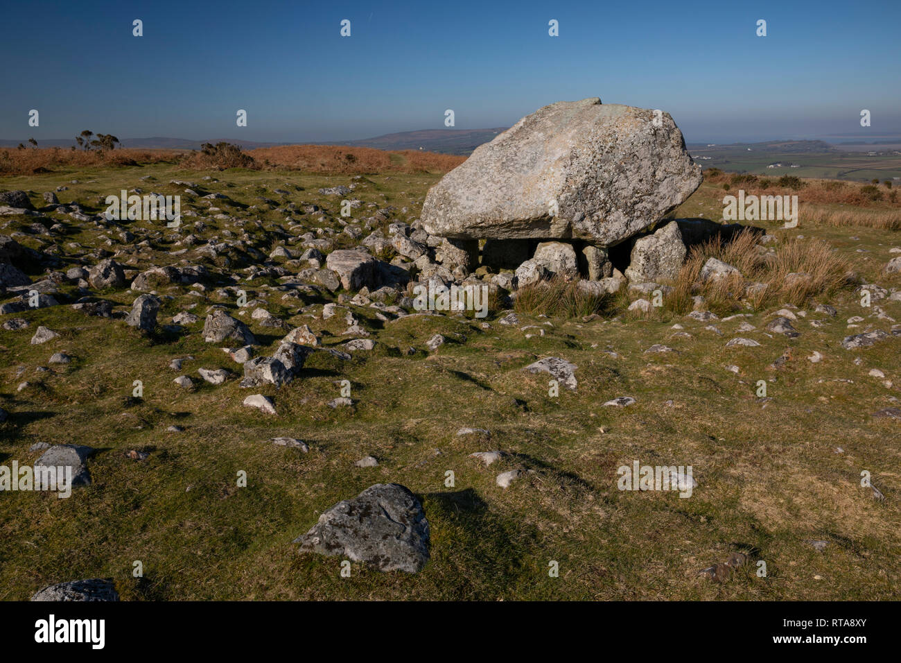 Maen Ceti dolmen (Arthur's Stone) on Cefn Bryn, Gower, Wales Stock ...