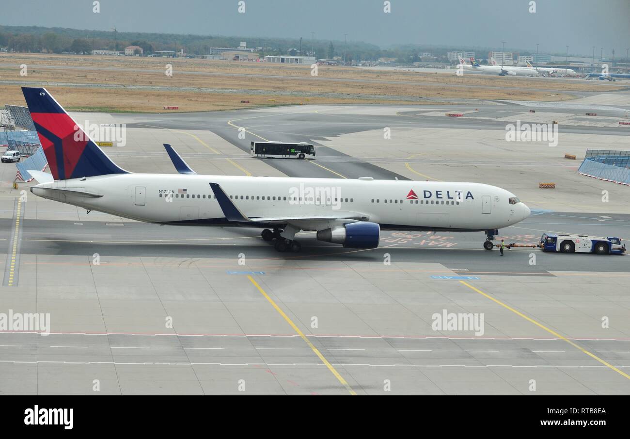Delta 767 plane at Frankfurt Airport N178DN 767-332ER Stock Photo