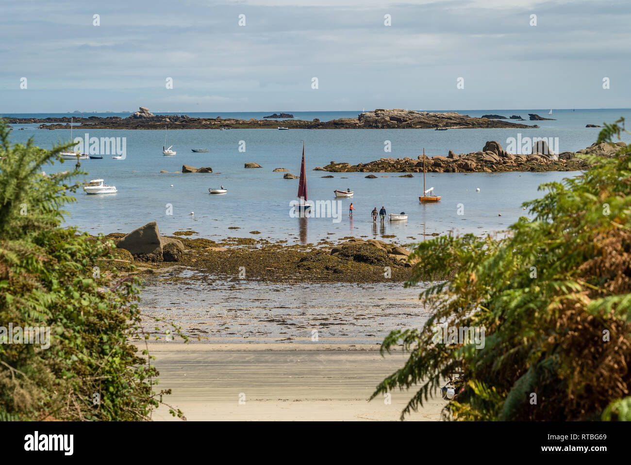 Sailing boats on the ocean in Callot island in brittany Stock Photo