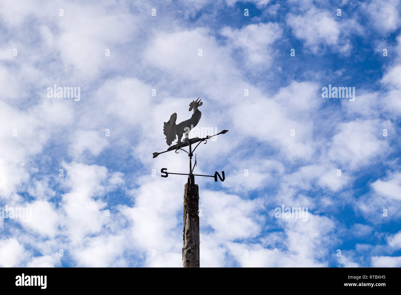 Wind vane rooster hires stock photography and images Alamy