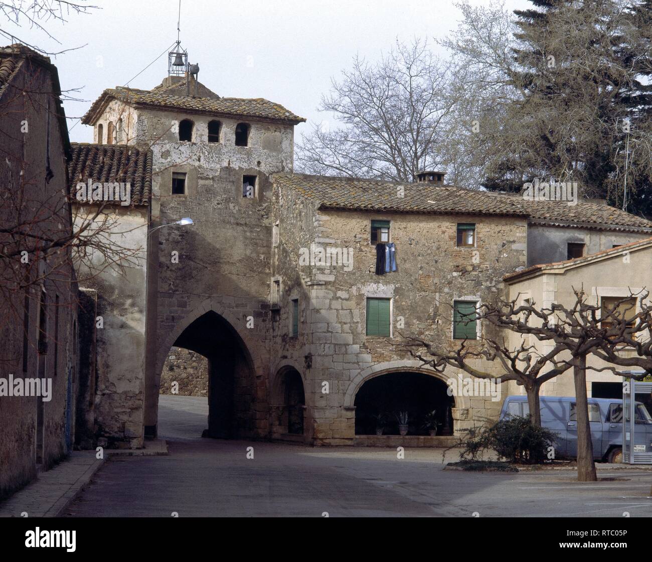 CARA INTERIOR DE LA PUERTA DE PRADES - PUERTA DE ENTRADA AL PRIMER RENCINTO DEL MONASTERIO DE POBLET. Location: MONASTERIO DE POBLET. Vimbodí. TARRAGONA. SPAIN. Stock Photo