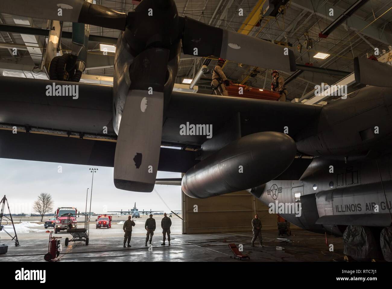 Confined space extraction hi-res stock photography and images - Alamy