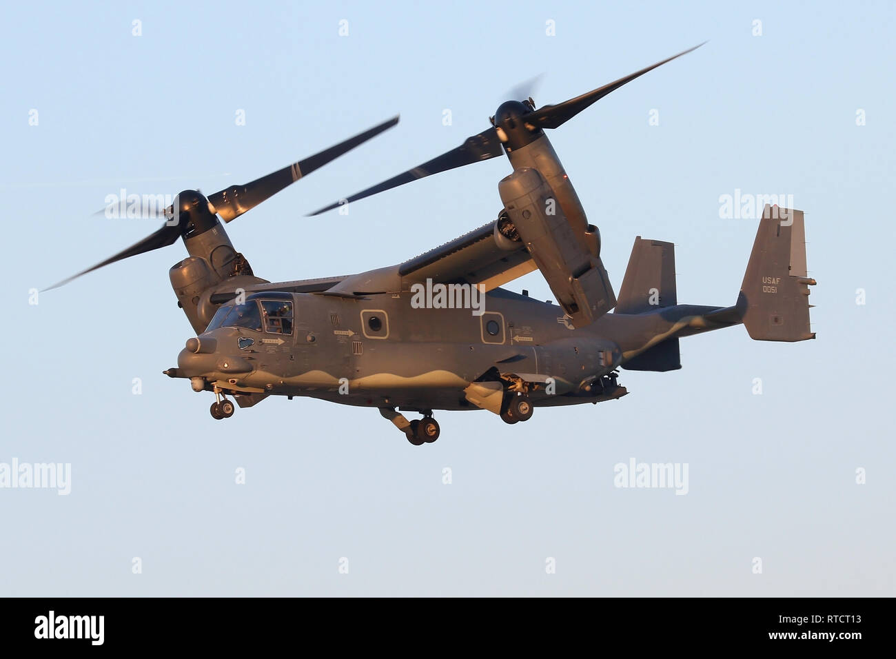 USAF CV-22B Osprey Departing And Climbing Out Of RAF Mildenhall At Dusk ...