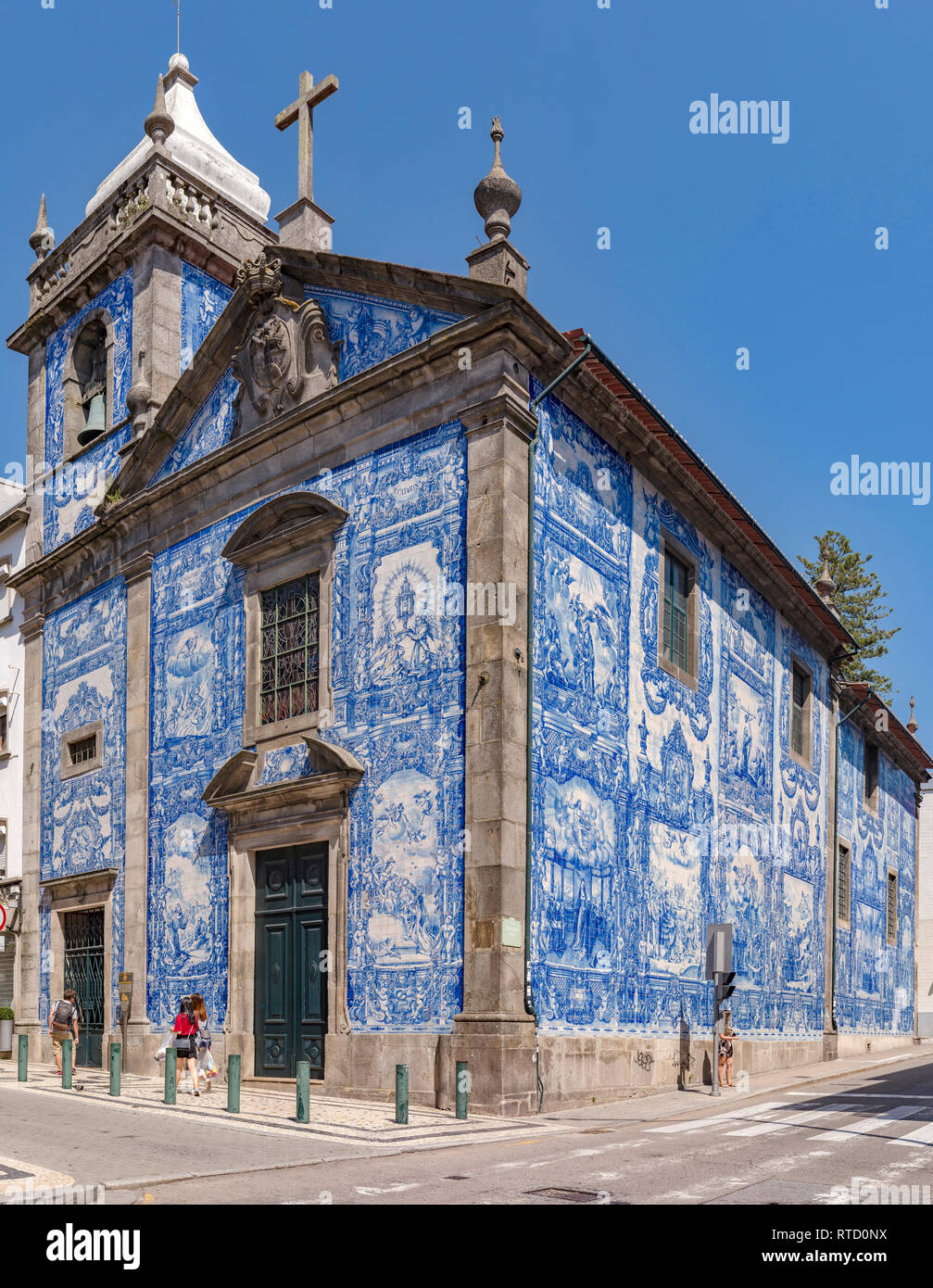 Azulejos, blue tiles of the Capela Das Almas, Porto,  Portugal Stock Photo