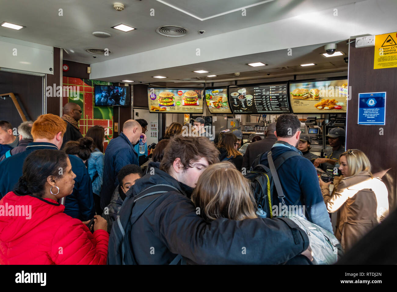 People waiting in line mcdonalds hi-res stock photography and images ...