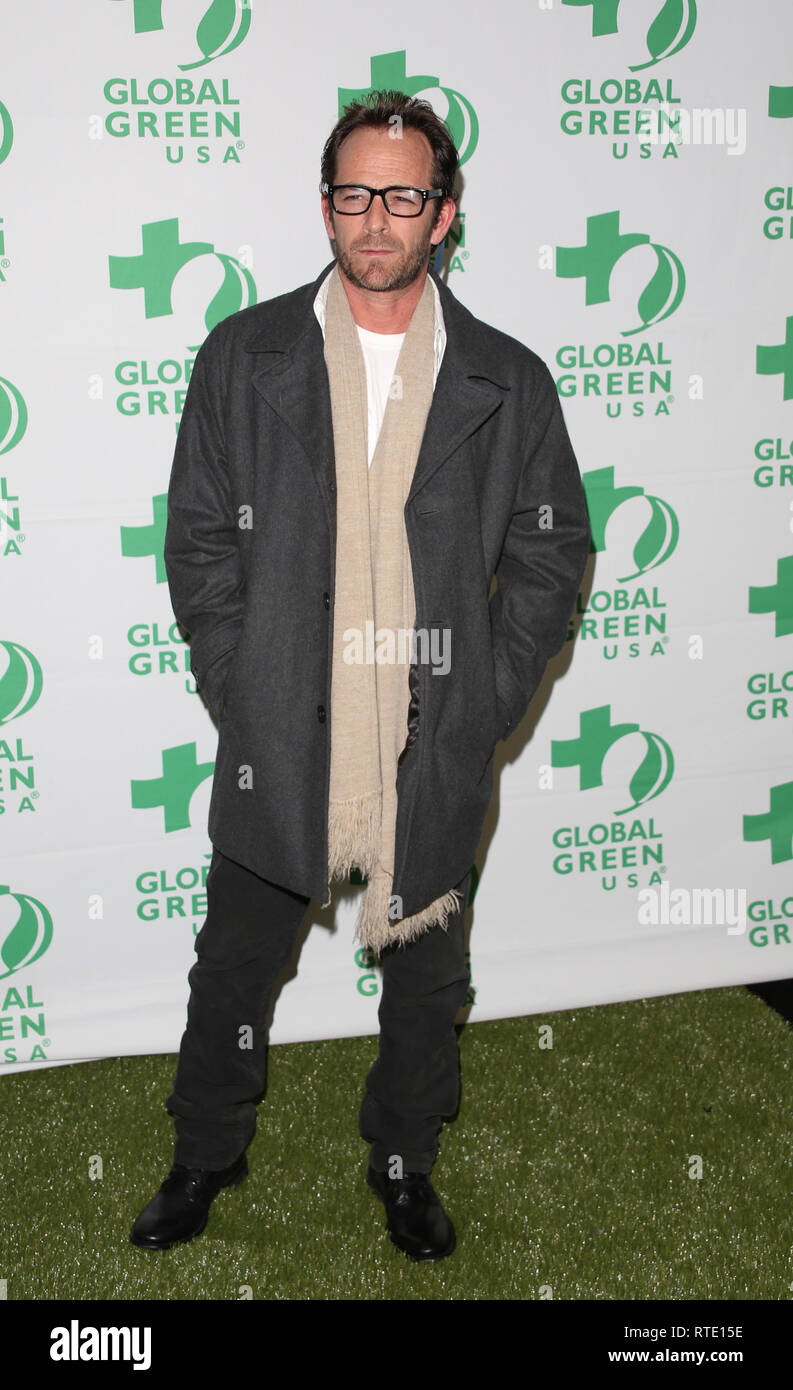 Local neurologist answers questions about strokes following Luke Perry's  death, image size:793x1390