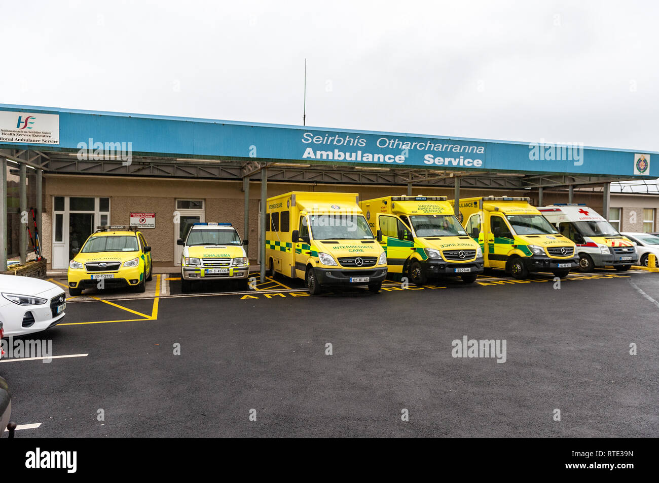 Bantry, West Cork, Ireland. 1st Mar, 2019. Paramedics prepare to go on a 'shout' from Bantry Ambulance Station during a day of stoppages by the PNA Union. A paramedic said there was no picket line in Bantry today and the station seemed to be working as normal. Credit: AG News/Alamy Live News Stock Photo