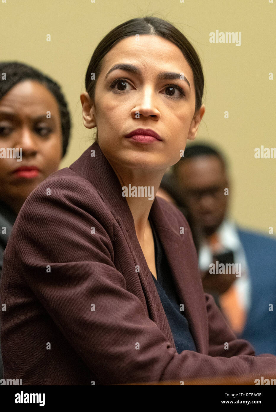 Alexandria Ocasio Cortez Listens Hi res Stock Photography And Images Alexandria Ocasio Cortez Listens Hi res Stock Photography And Images