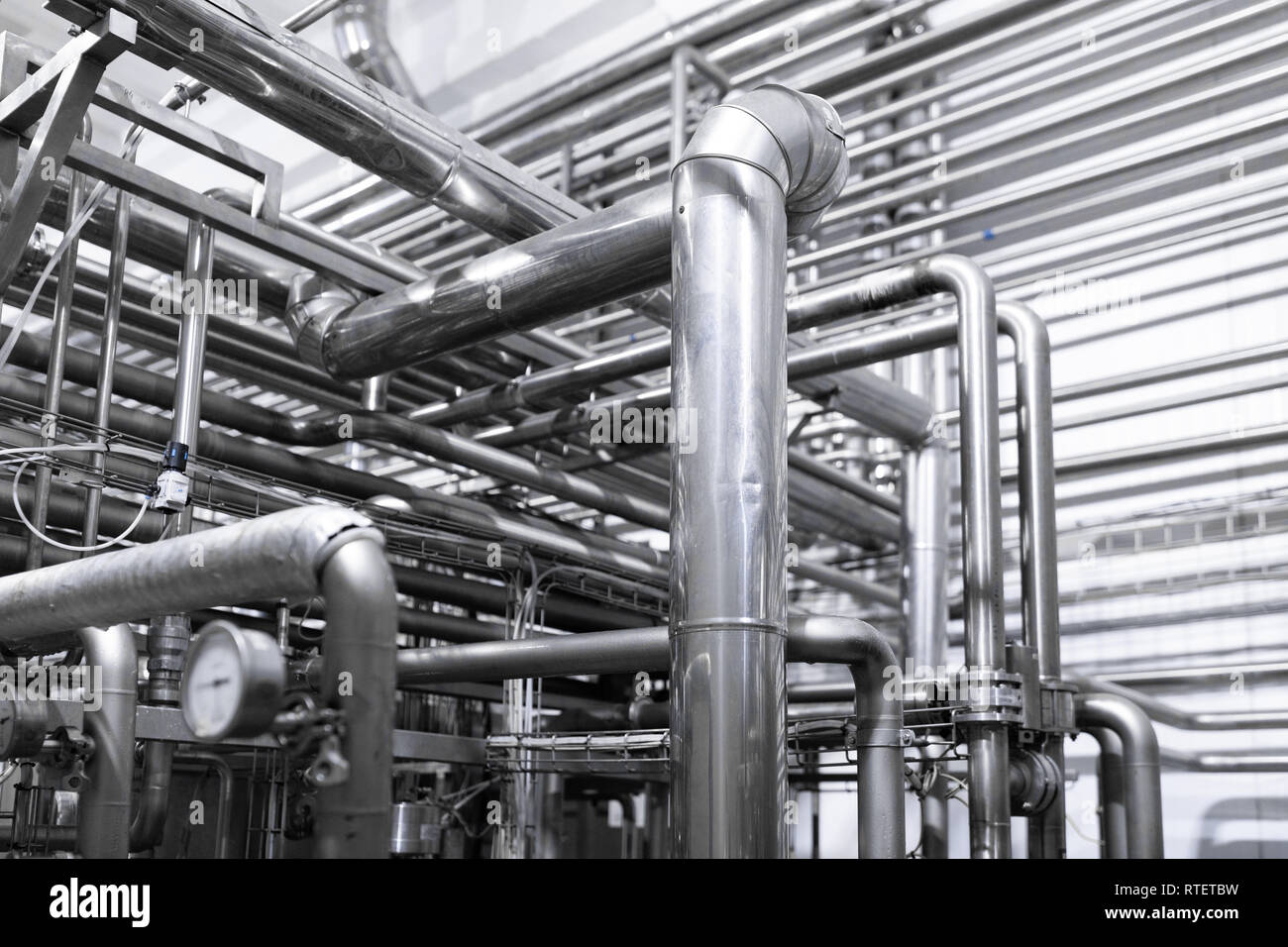 Steel water pipeline, chrome pipes , pipe lines and other equipment