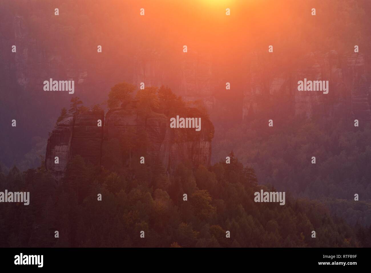 Sunrise over rocks in the Elbe Sandstone Mountains, Saxony, Germany Stock Photo