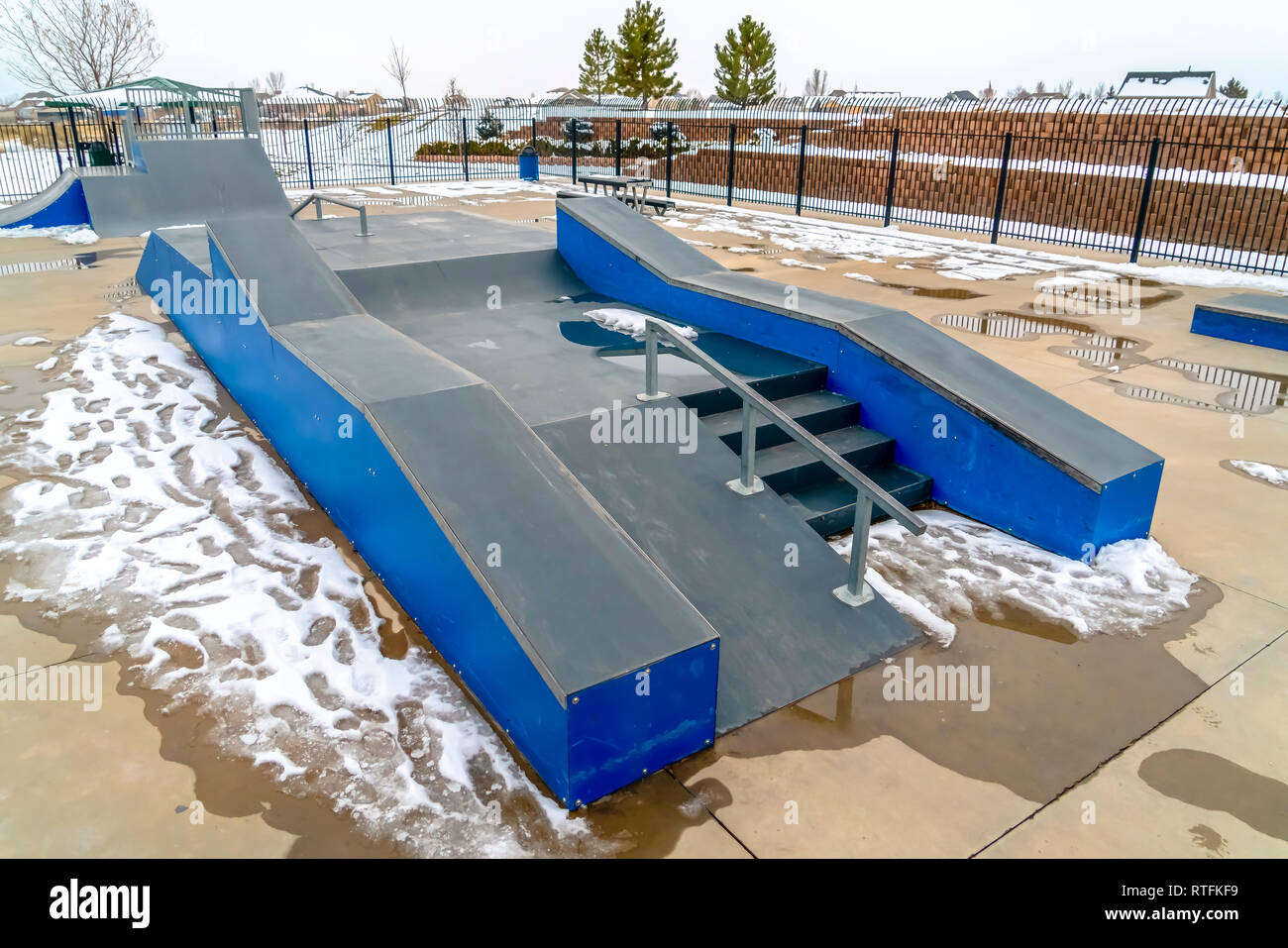 Skateboard ramps hires stock photography and images Alamy