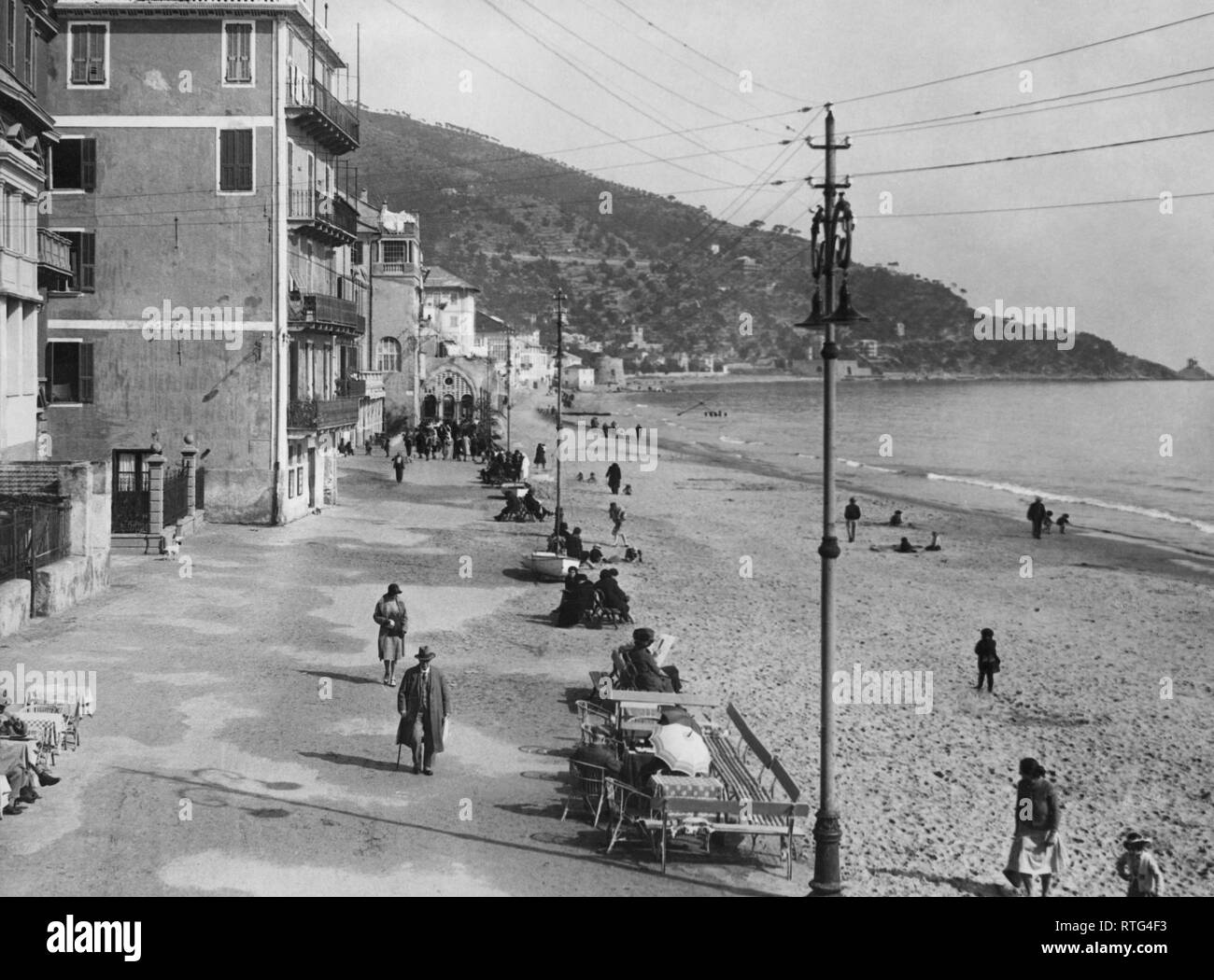 promenade, alassio, liguria, italy 1930 Stock Photo Alamy