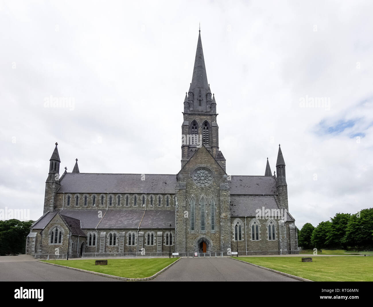 St.Mary's church in Killarney, County Kerry, Ireland, also known as The Church of the Sloes, which gives the name of the town in Irish Cill Airne . Cl Stock Photo