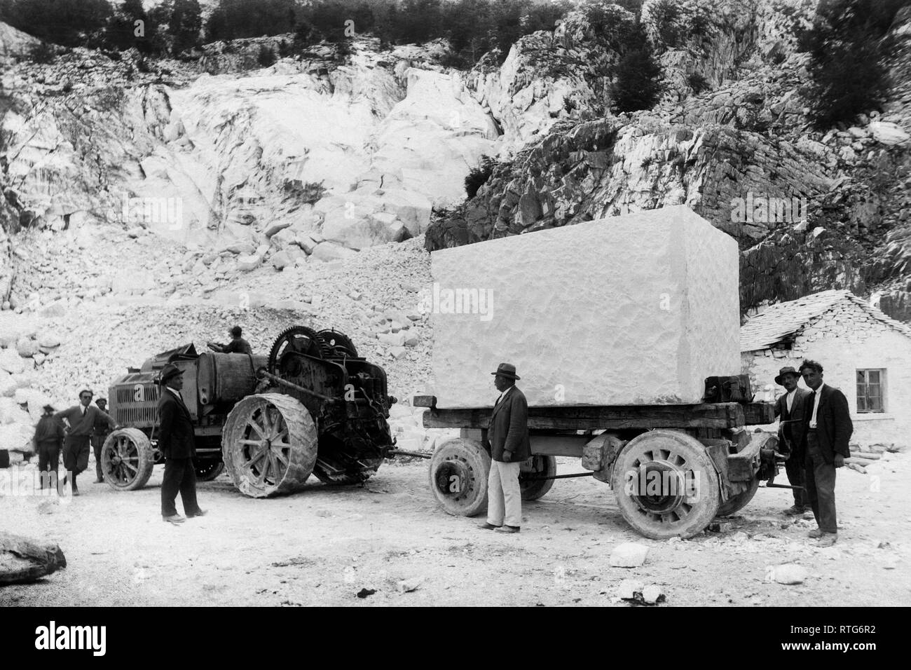 italy, tuscany, carrara, work in a marble quarry, 1920-30 Stock Photo
