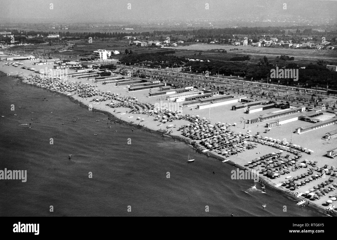 beach, marina di carrara, tuscany, italy 1964 Stock Photo