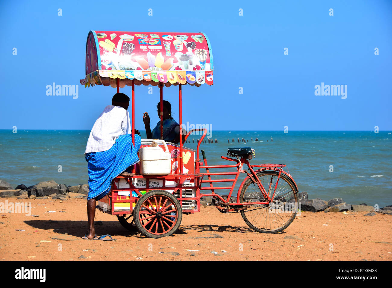 Ice cream carts hires stock photography and images Alamy