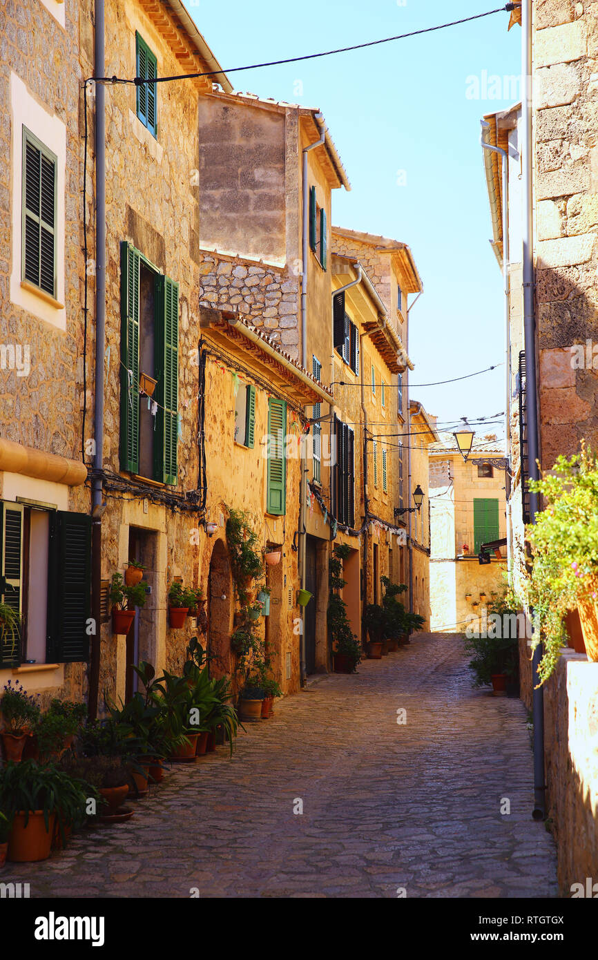 An lane in the village of Valldemossa, Mallorca Stock Photo