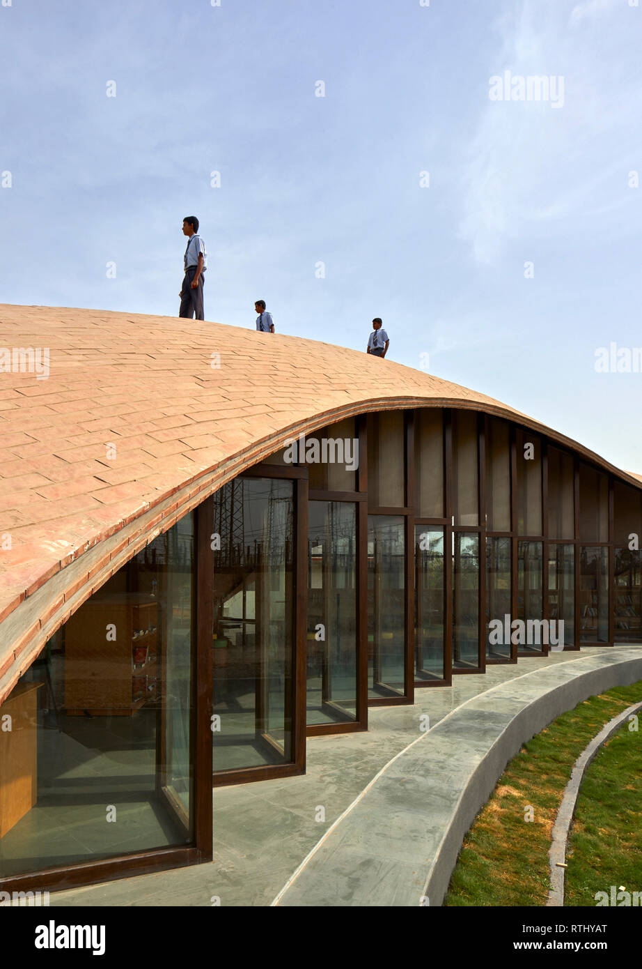 Samoyya Library Side view with students on the roof. Maya Somaiya Library, Kopargaon ...
