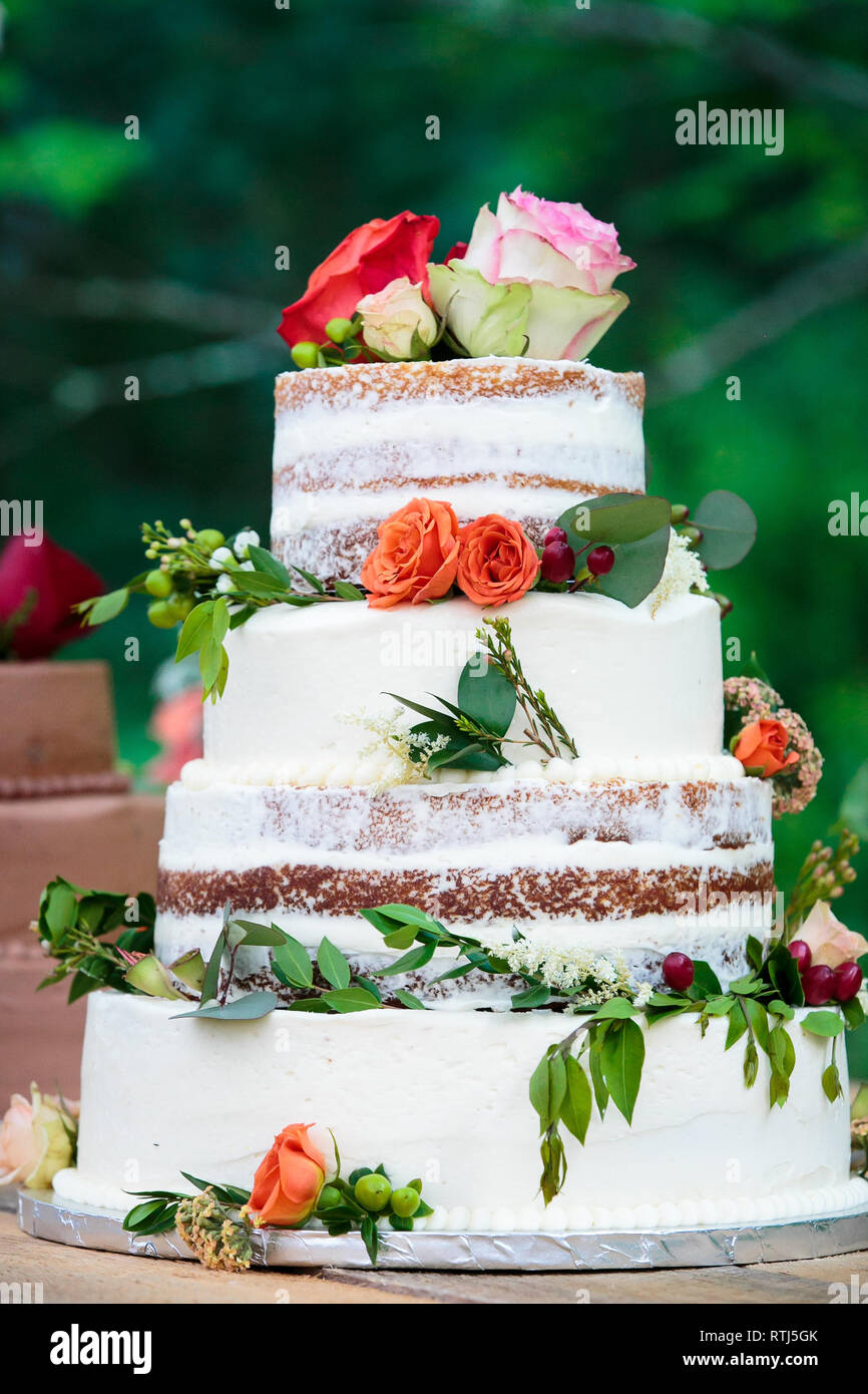Orange Wedding Cake High Resolution Stock Photography And Images Alamy Orange Wedding Cake High Resolution Stock Photography And Images Alamy
