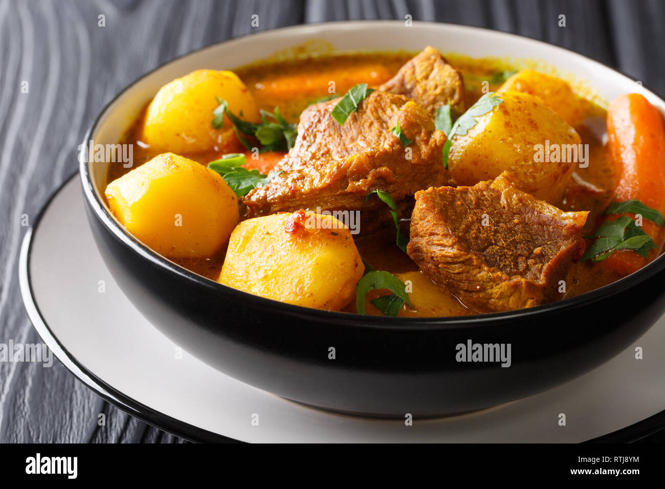 Potjie pot hi-res stock photography and images - Alamy