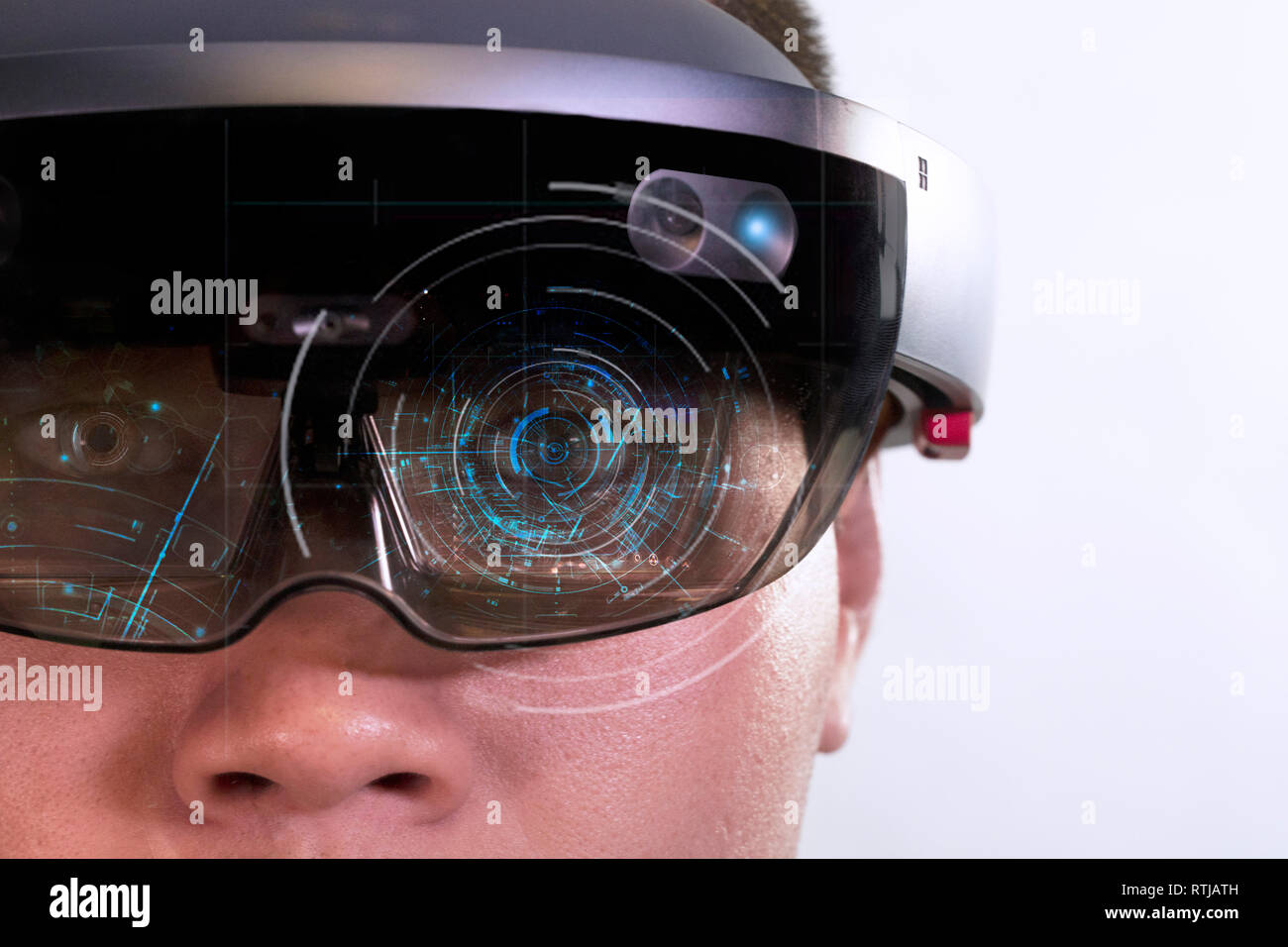 Hololens glasses hi-res stock photography and images - Alamy