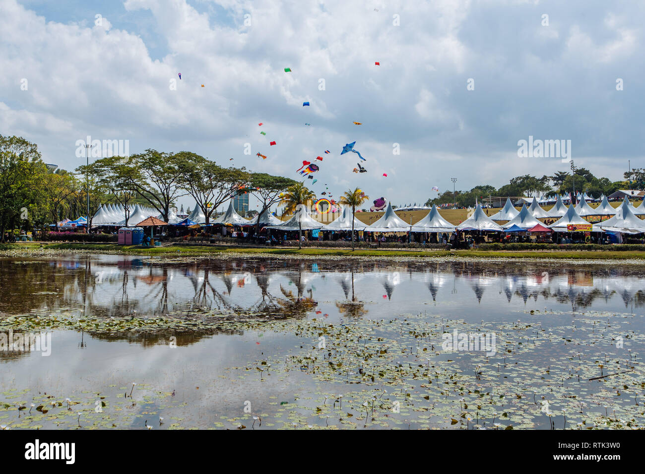 Johor Bahru, Malaysia. 1st Mar, 2019. Various kites fly in the sky