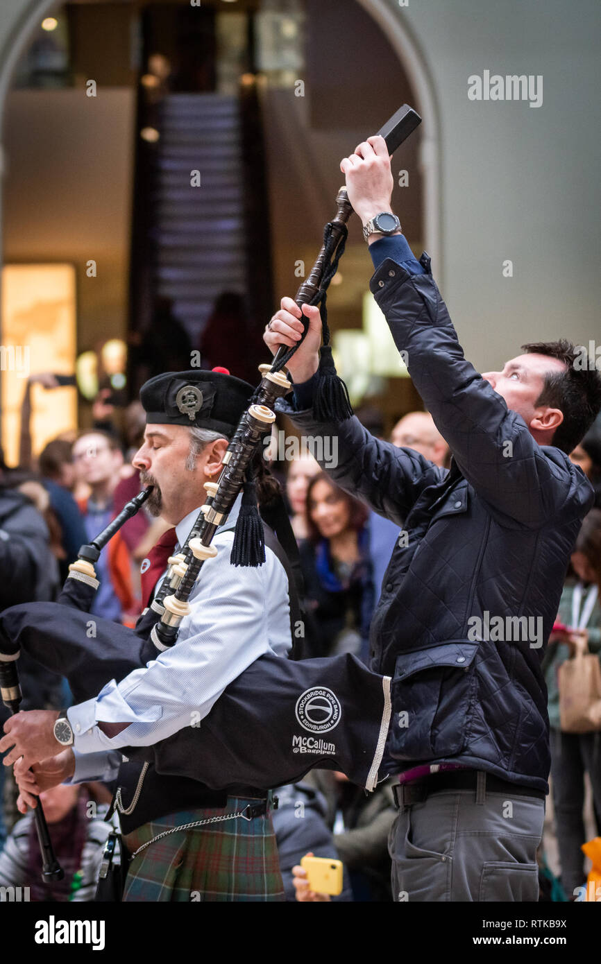 Global bagpipes hires stock photography and images Alamy