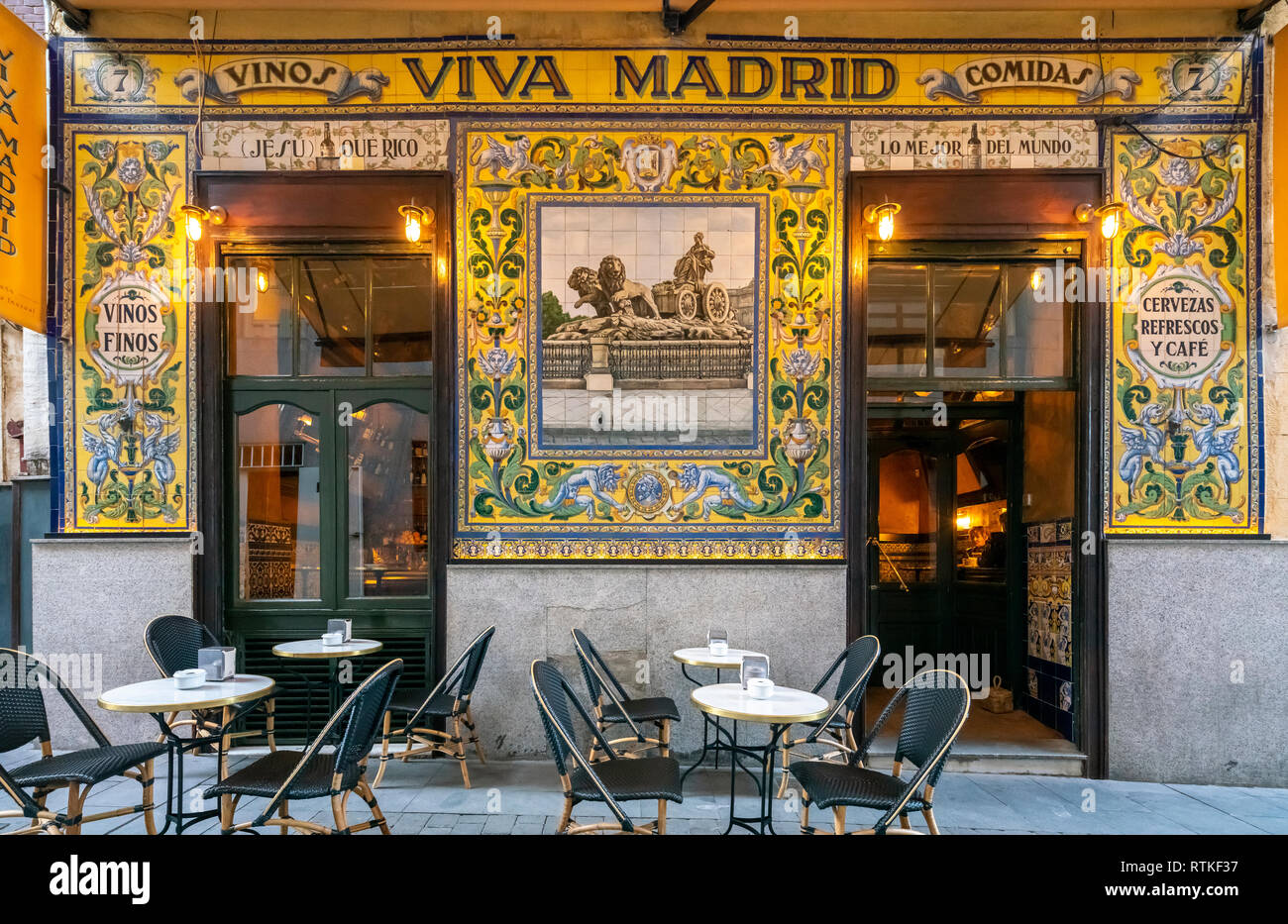 Famous restaurant Viva Madrid in the Barrio de las Letras or Literary Quarter. Dating back to 1856 it's also a tapas and cocktail bar. Madrid Spain. Stock Photo