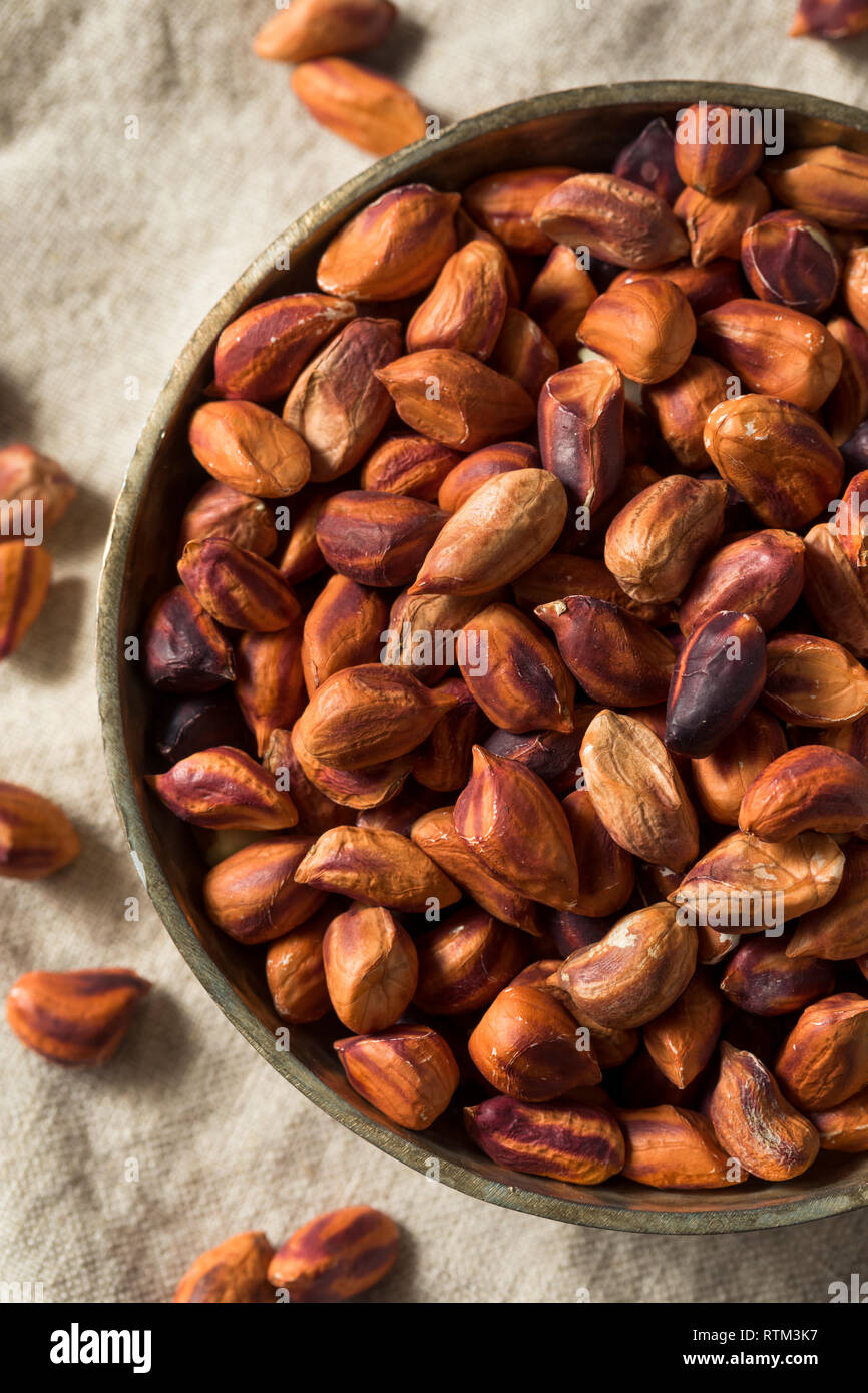 Raw Organic Jungle Peanuts in a Bowl Stock Photo Alamy