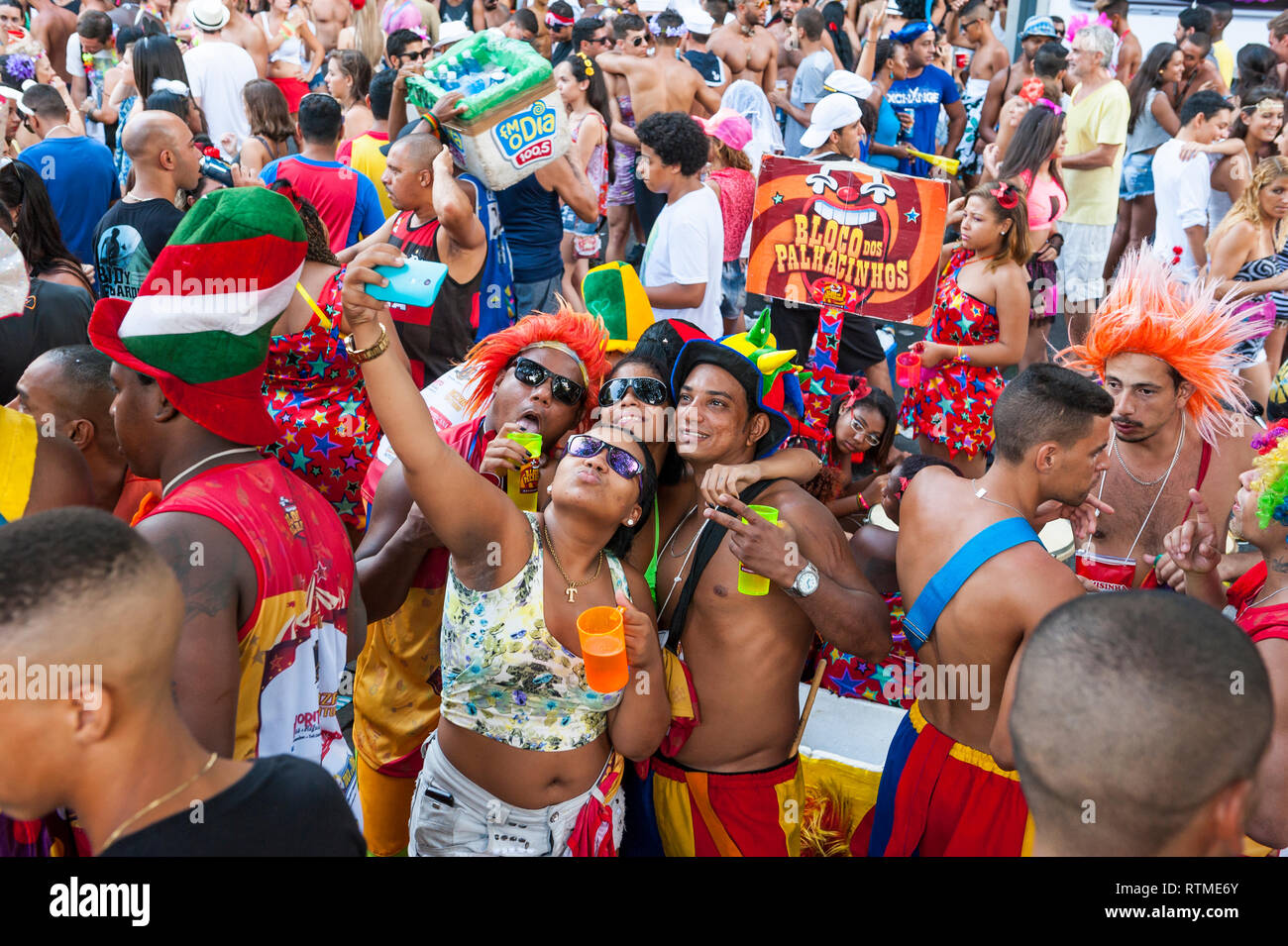 RIO DE JANEIRO - JANUARY 20, 2015: A group of Brazilians gather to take a  selfie at an afternoon banda Carnival street party in Ipanema Stock Photo -  Alamy