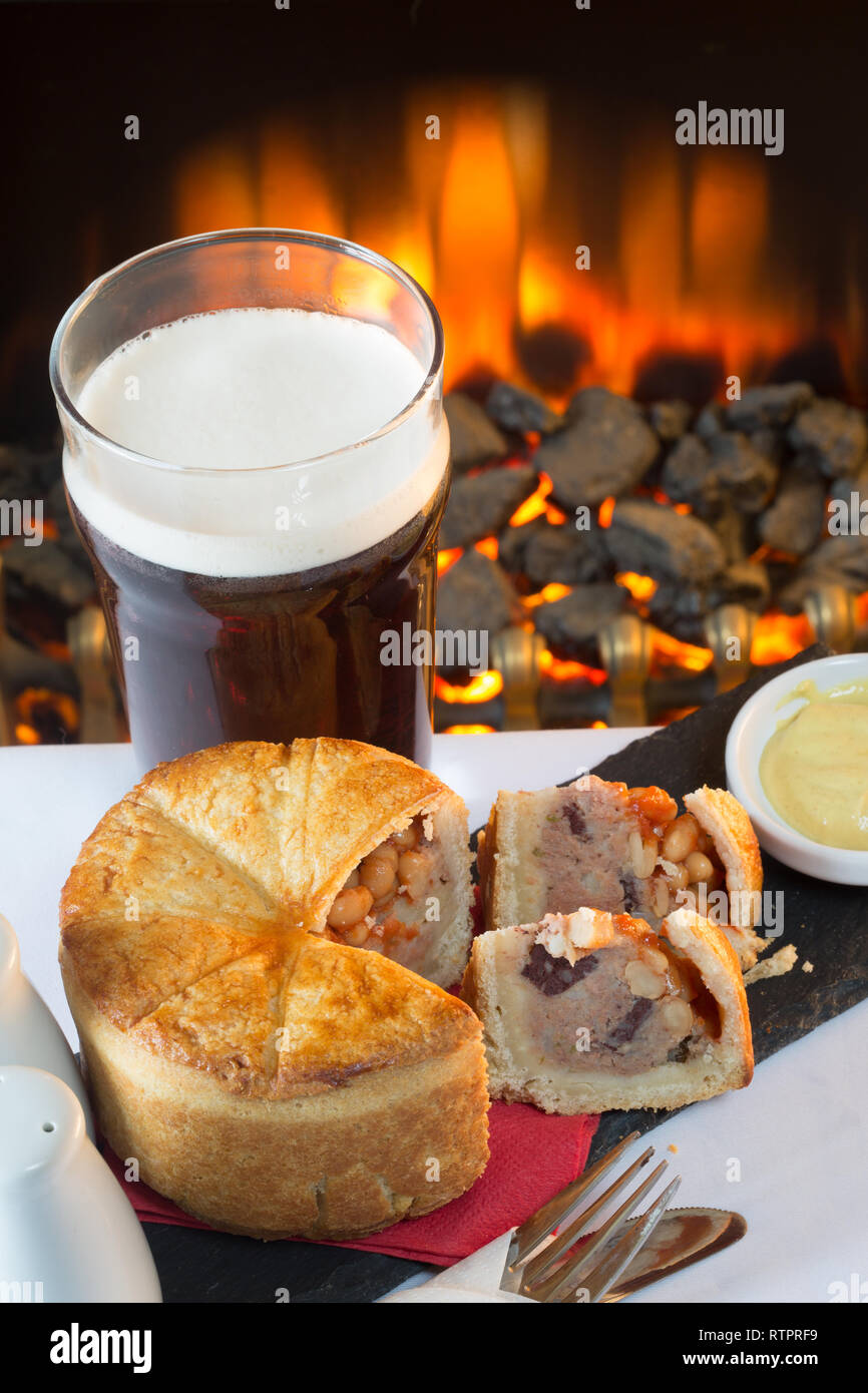 Pie and pint hires stock photography and images Alamy